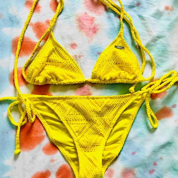 roxy yellow bikini